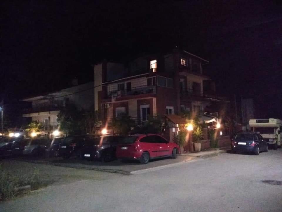 Blue Moon Accommodation Неа Миханиона Екстериор снимка