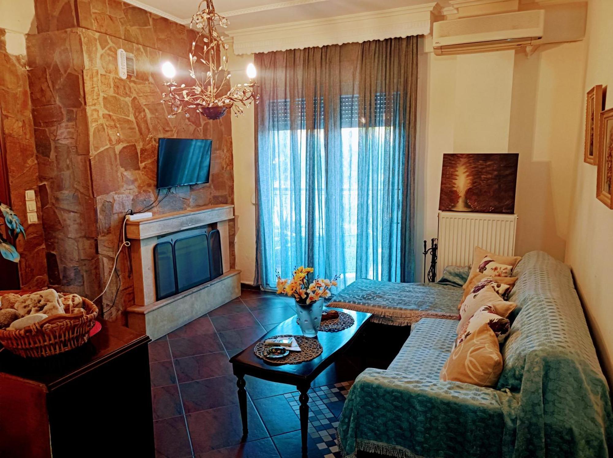 Blue Moon Accommodation Неа Миханиона Екстериор снимка