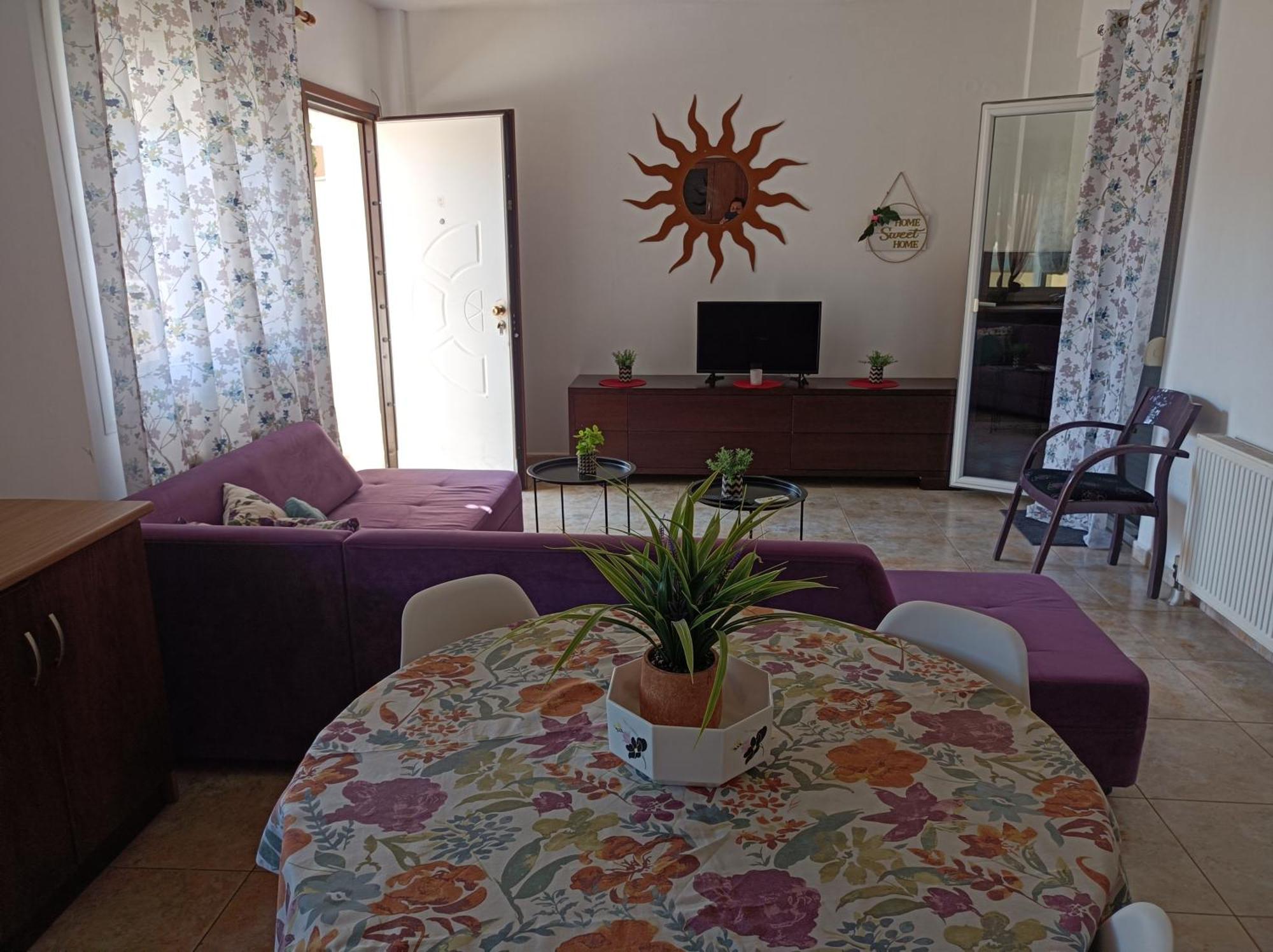Blue Moon Accommodation Неа Миханиона Екстериор снимка