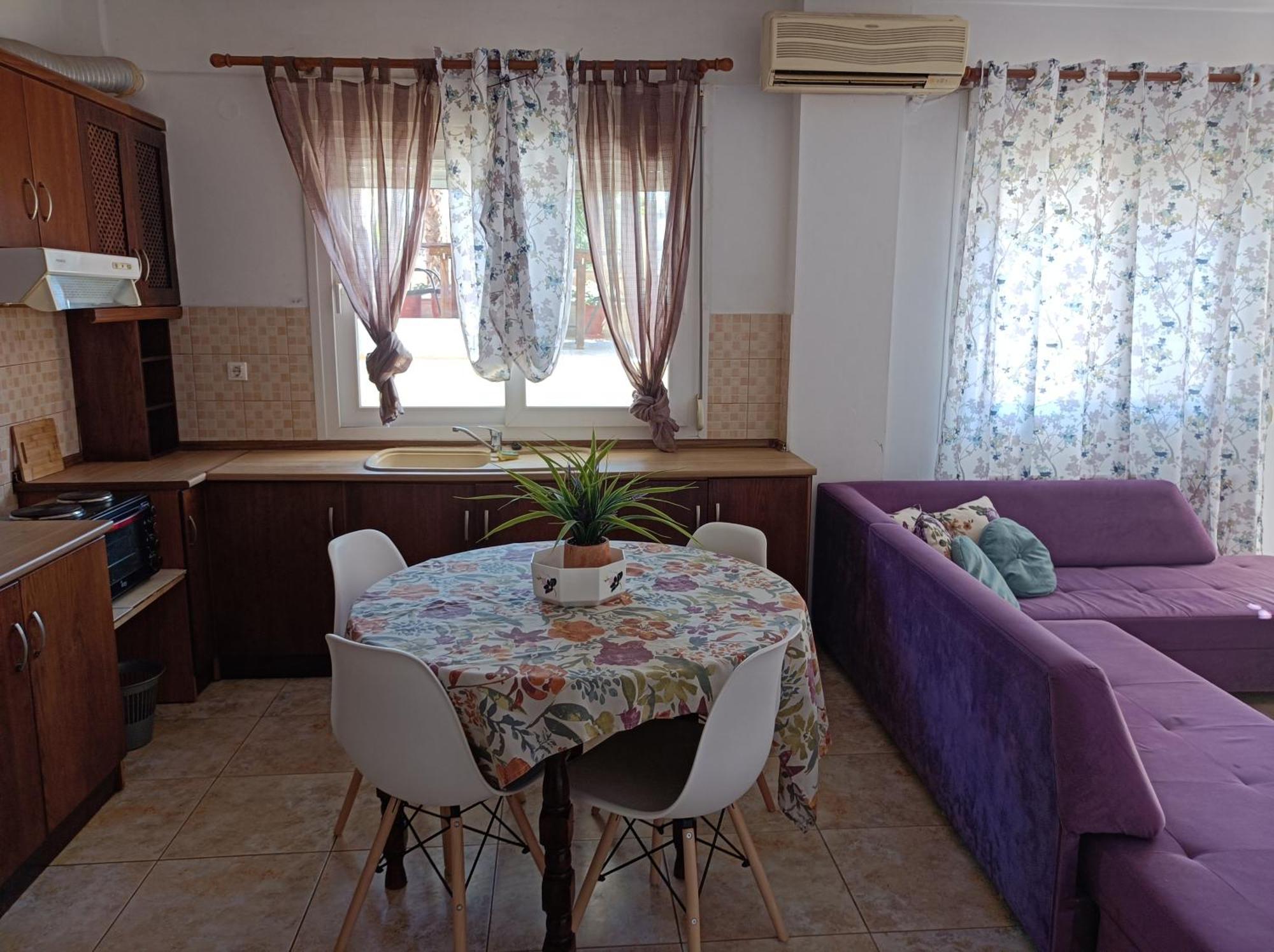Blue Moon Accommodation Неа Миханиона Екстериор снимка