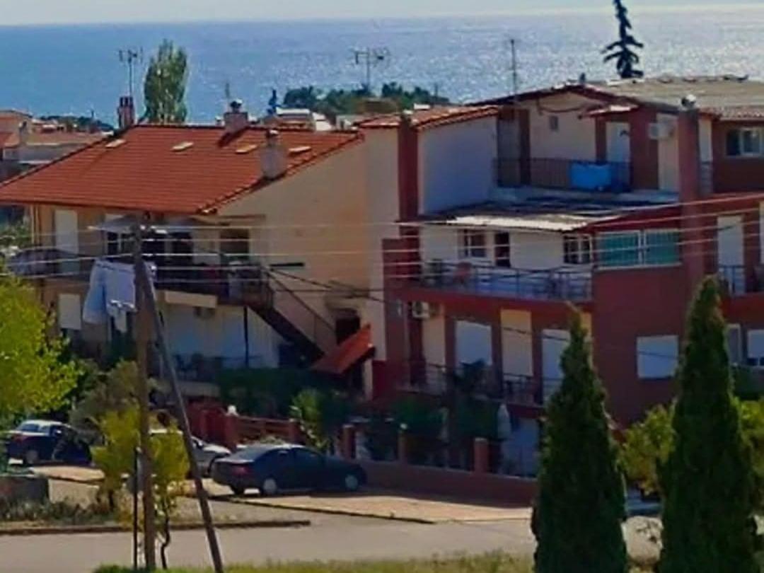 Blue Moon Accommodation Неа Миханиона Екстериор снимка